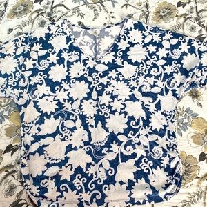Per Seption Concept Blouse-Blue/White Unique Floral Pattern in Size XL
